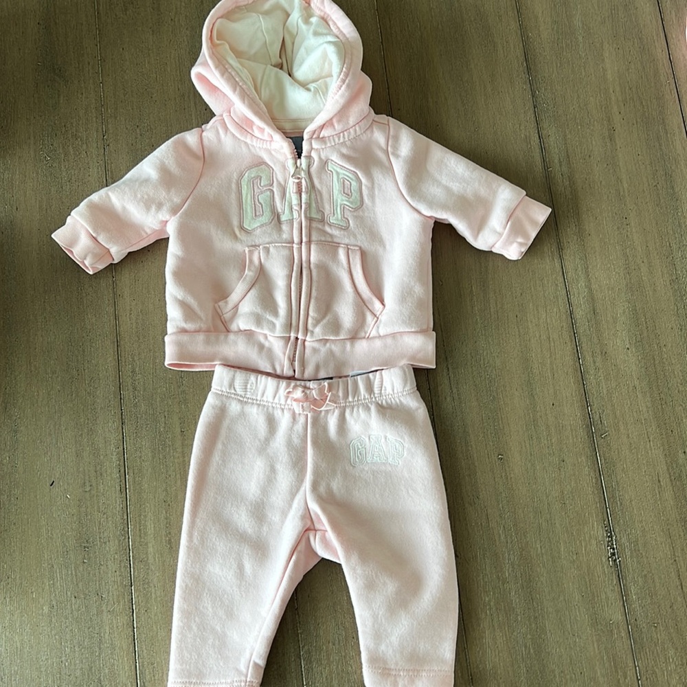 Baby Gap Sweatshirt and sweatpants set